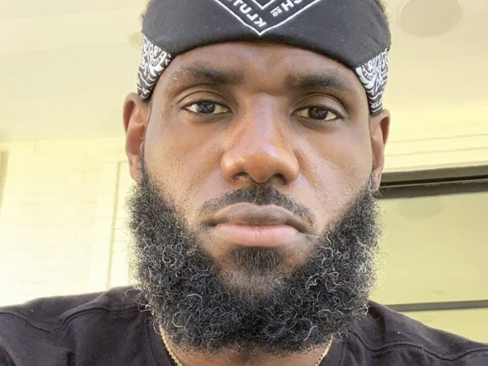 LeBron James Flexes Black Excellence Wearing Leader II Society Outfit In New PicsLeBron James Flexes Black Excellence Wearing Leader II Society Outfit In New Pics