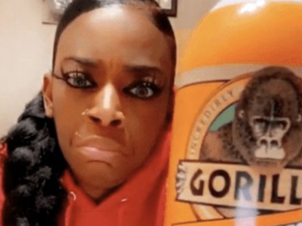 Gorilla Glue Woman Goes To ER After Memes Go Viral