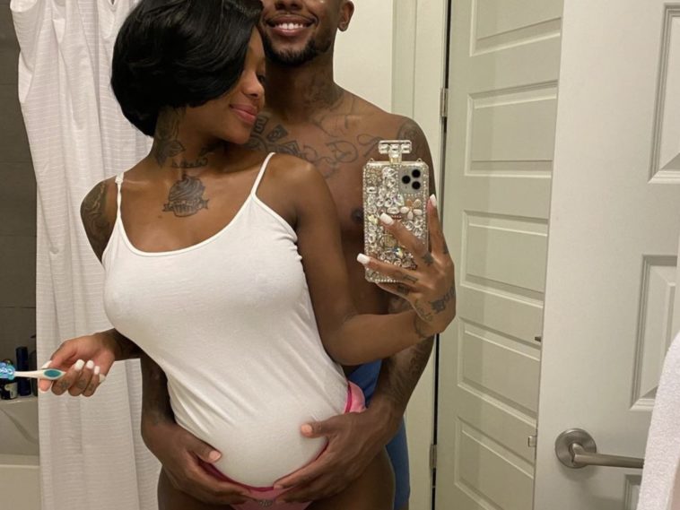 Summer Walker Confirms Pregnancy W: Baby Bump Bathroom Pics 3