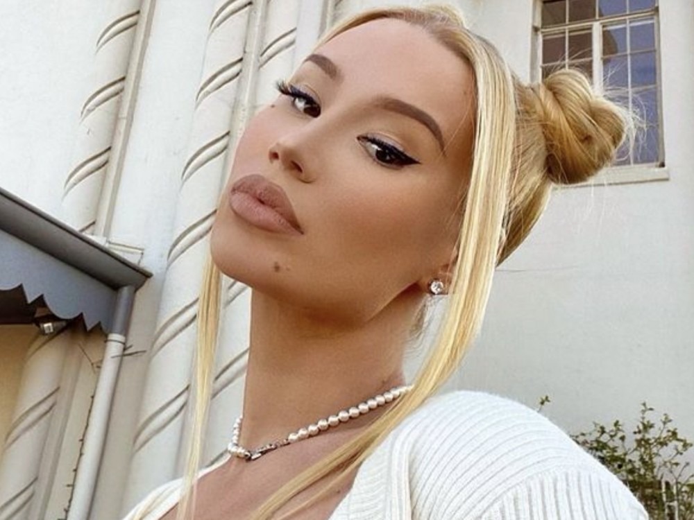 Iggy Azalea Exposes All Of Her Thirst DMs