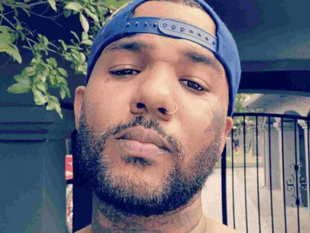 Game Reveals Why His Queen Will Never Pay A Bill