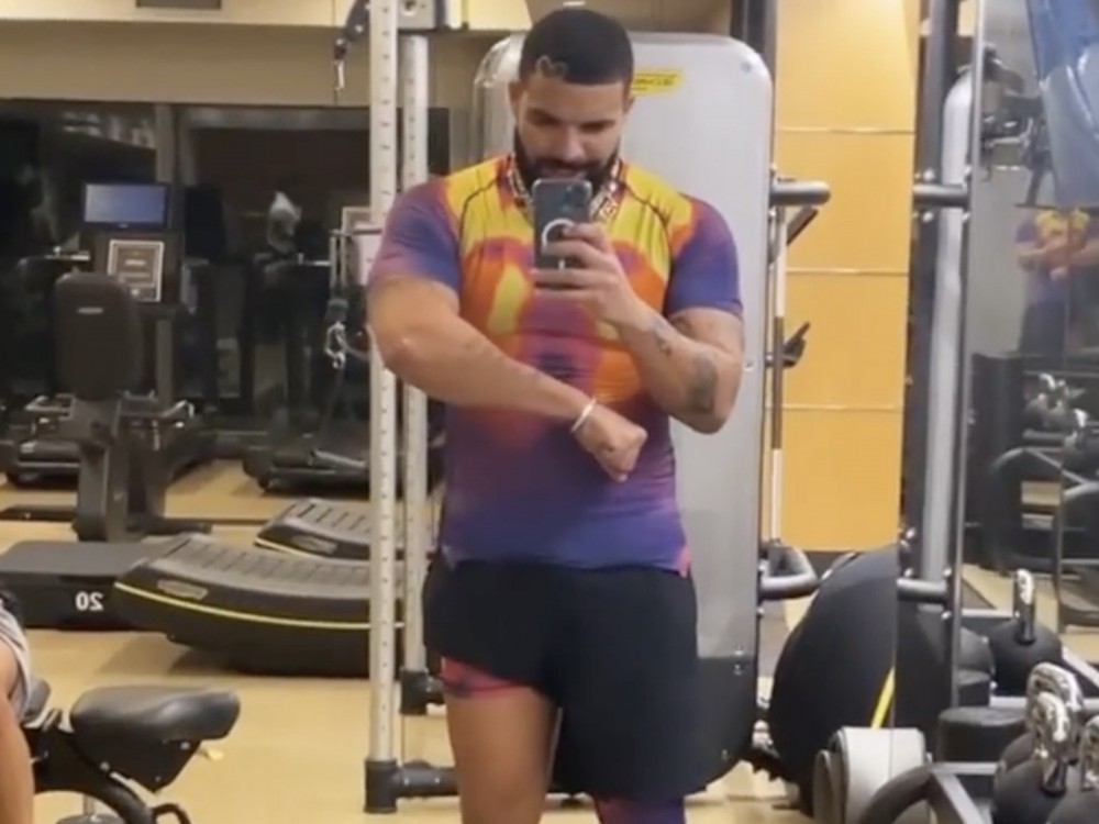 Drake Shows Off His Workout Goals During Gym Session