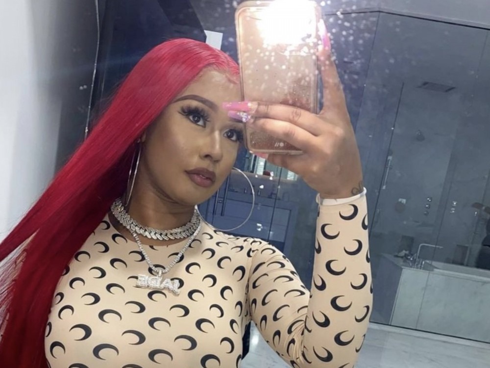 Tekashi Fully Photobombs Jade’s Bathroom Red Hair Flex