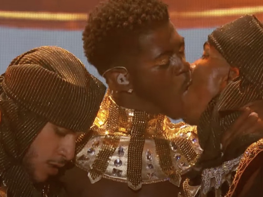 Lil Nas X Makes Out W/ Mystery Dancer To End BET Awards Set