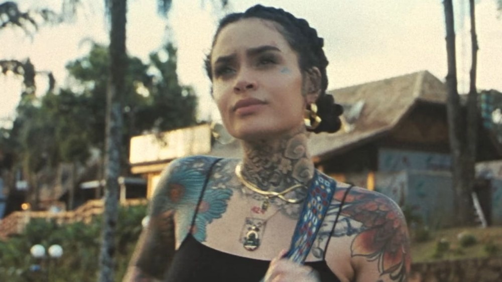 Kehlani Can’t Catch A Break When Fight Breaks Out At Concert + Fan Runs Up On Her Onstage