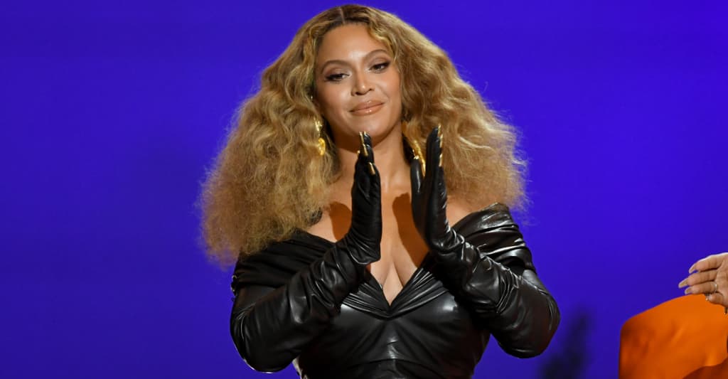 Beyoncé announces new album, shares two country songs