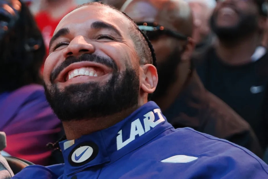 Drake Makes History with 12 Albums on Billboard 200