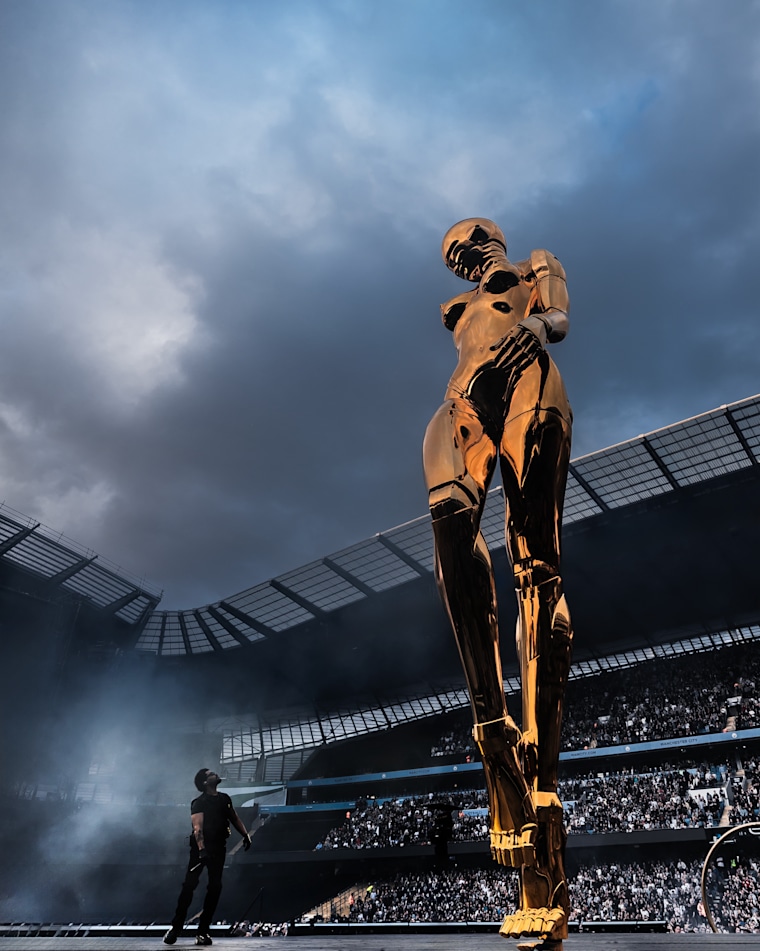 The Weeknd commissioned a record-breaking gold statue for the After Hours til Dawn Tour